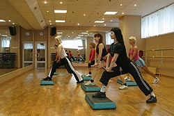 http://www.fitness-portal.ru/images/aerobics_step_1s.jpg